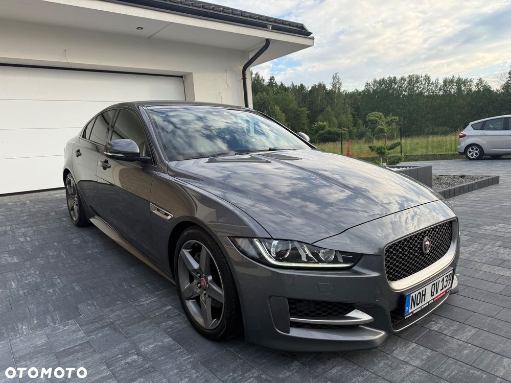 Jaguar XE 2.0 D R-Sport - 6
