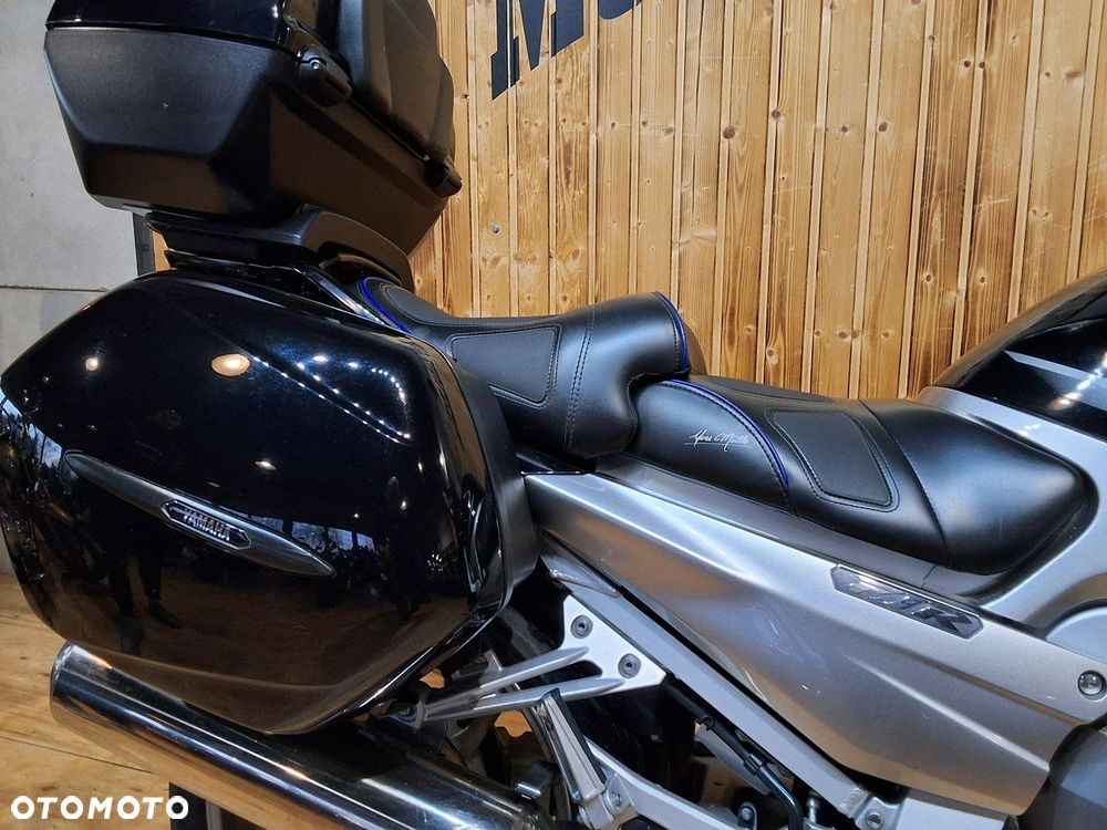 Yamaha FJR - 8