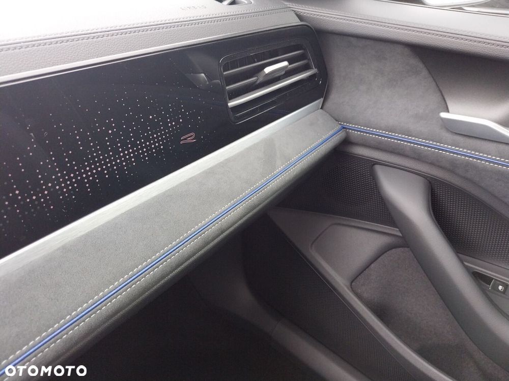 Volkswagen Passat Variant 2.0 TSI 4Mot R-Line Plus DSG - 29