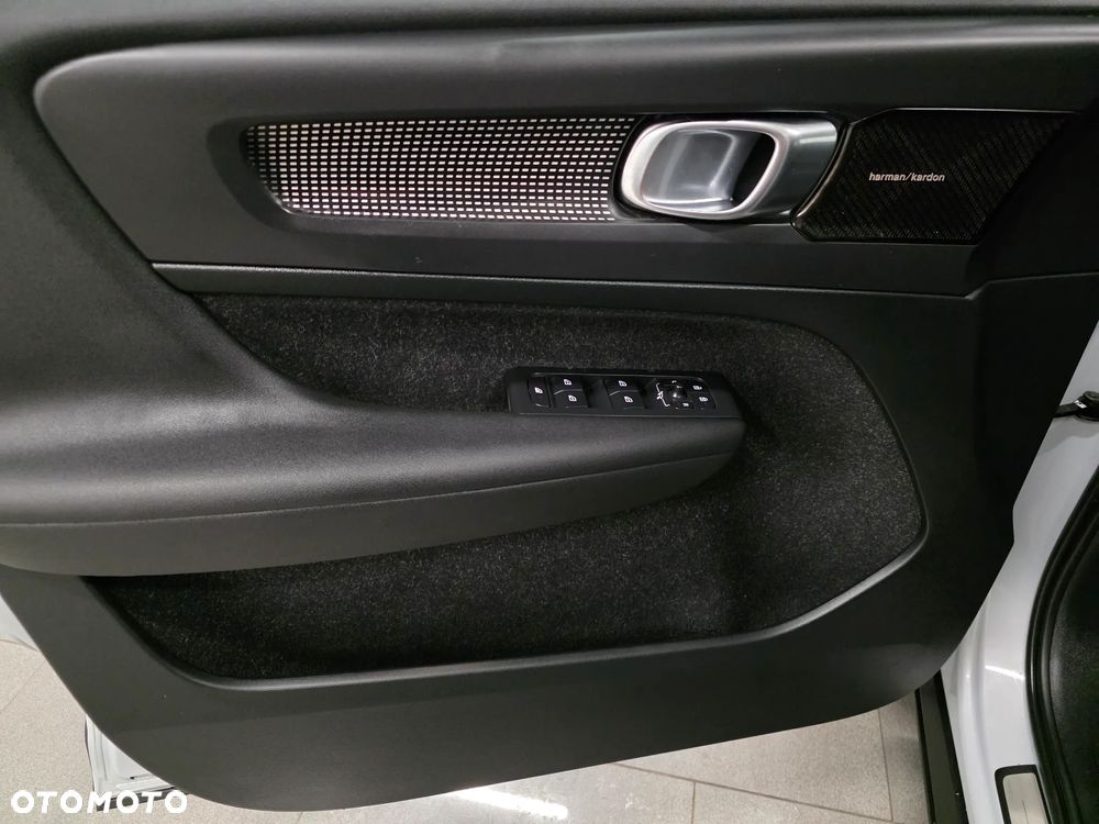 Volvo XC 40 D3 R-Design - 22