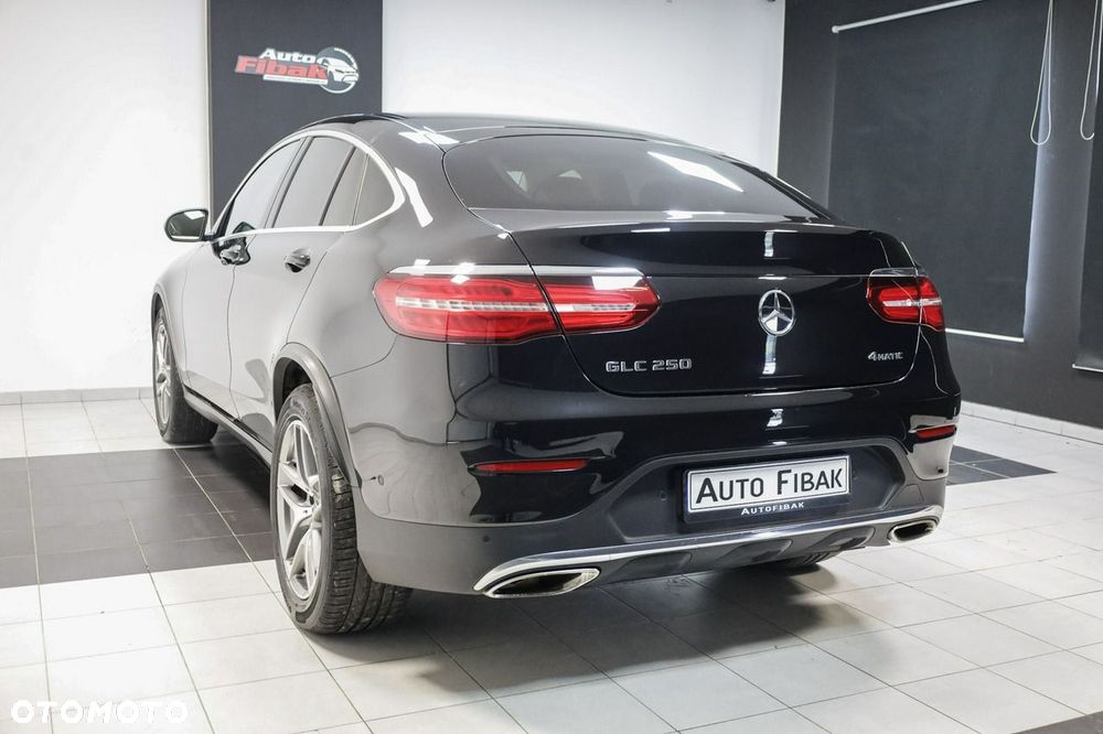 Mercedes-Benz GLC 250 4Matic 9G-TRONIC AMG Line - 9