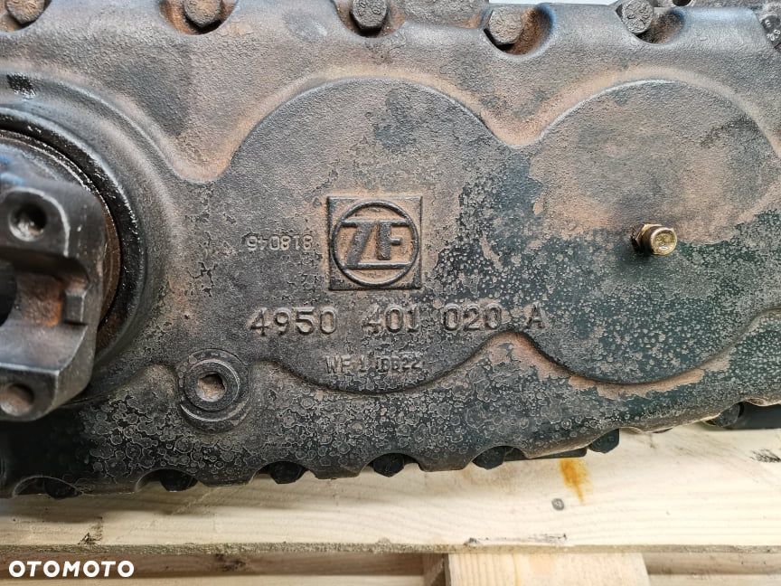Skrzynia kątowa ZF 4950401018 New Holland LM 735 - 8
