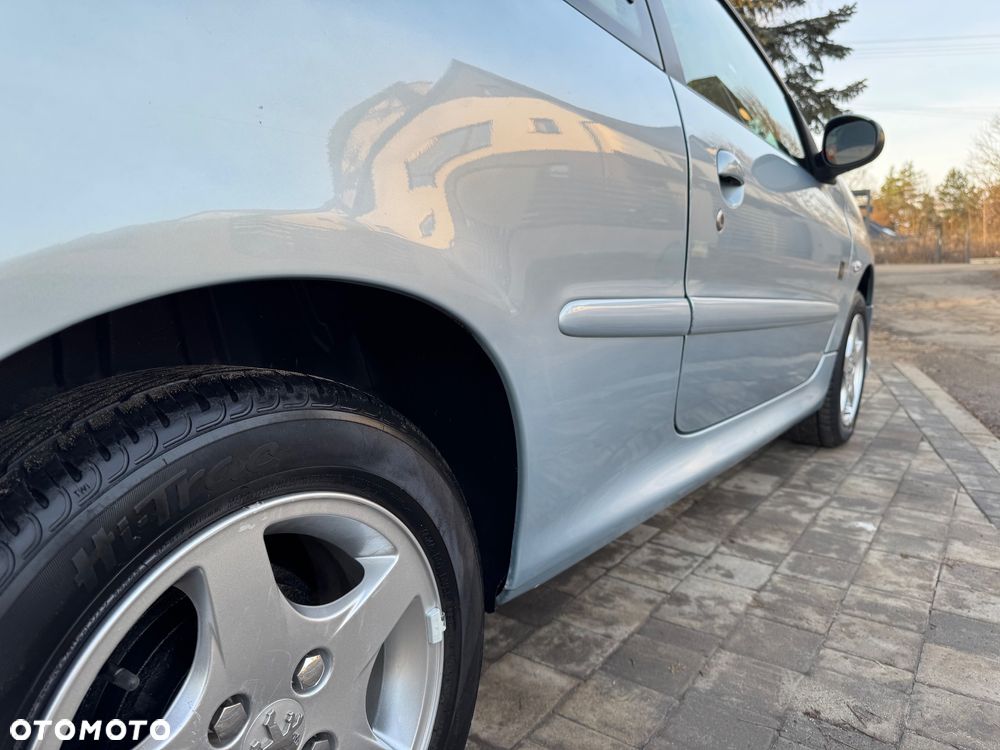 Peugeot 206 - 15