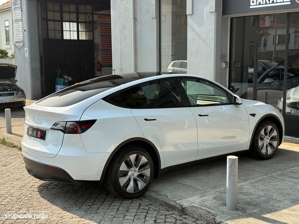 Tesla Model Y Long Range Dual Motor AWD - 10