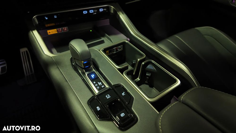 Lexus TX500 H - 26