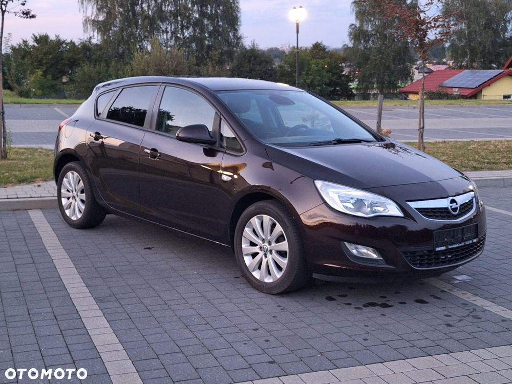 Opel Astra 1.4 Turbo Color Edition - 1