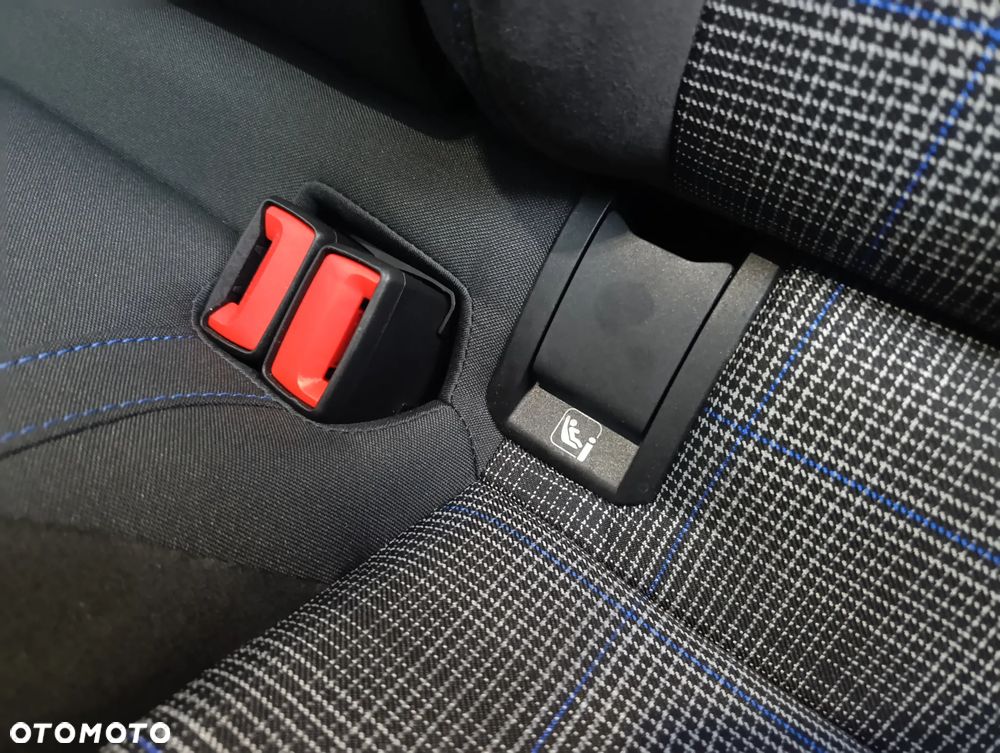 Volkswagen Golf - 32