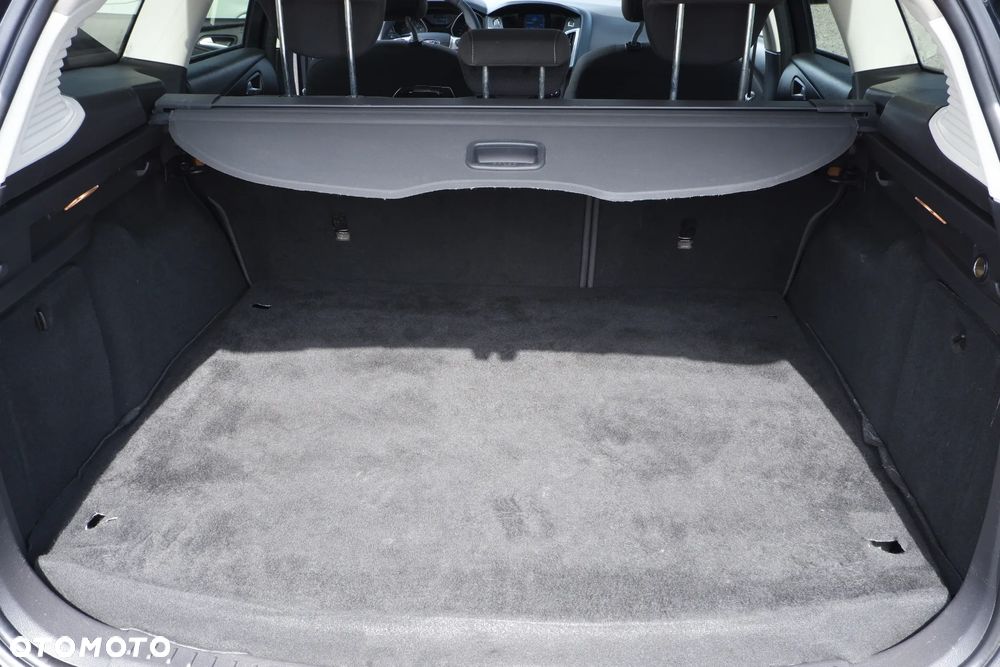 Ford Focus 1.6 Trend Sport - 12