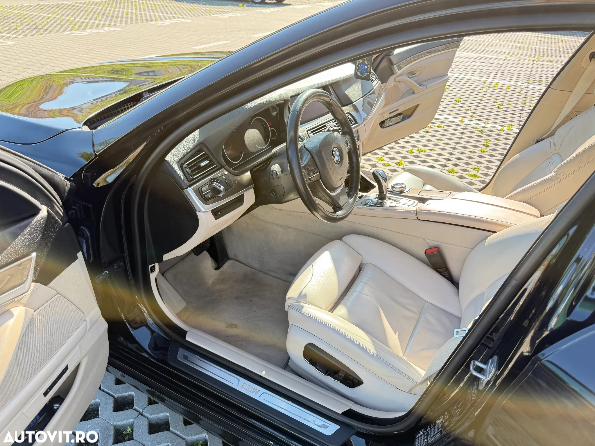 BMW Seria 5 535d Sport-Aut. Luxury Line - 7