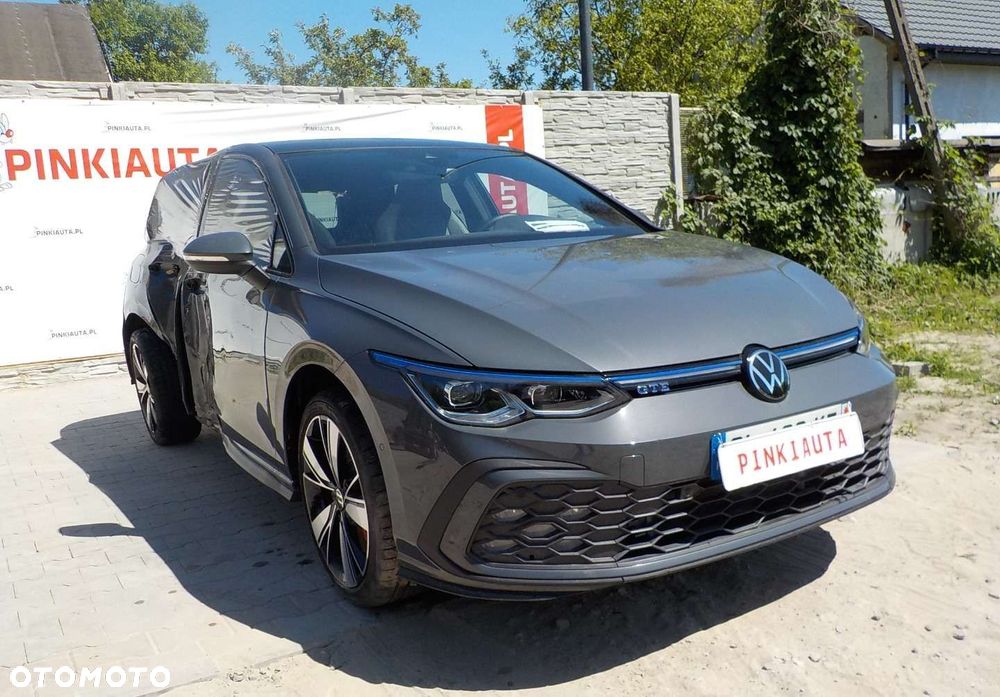 Volkswagen Golf - 1