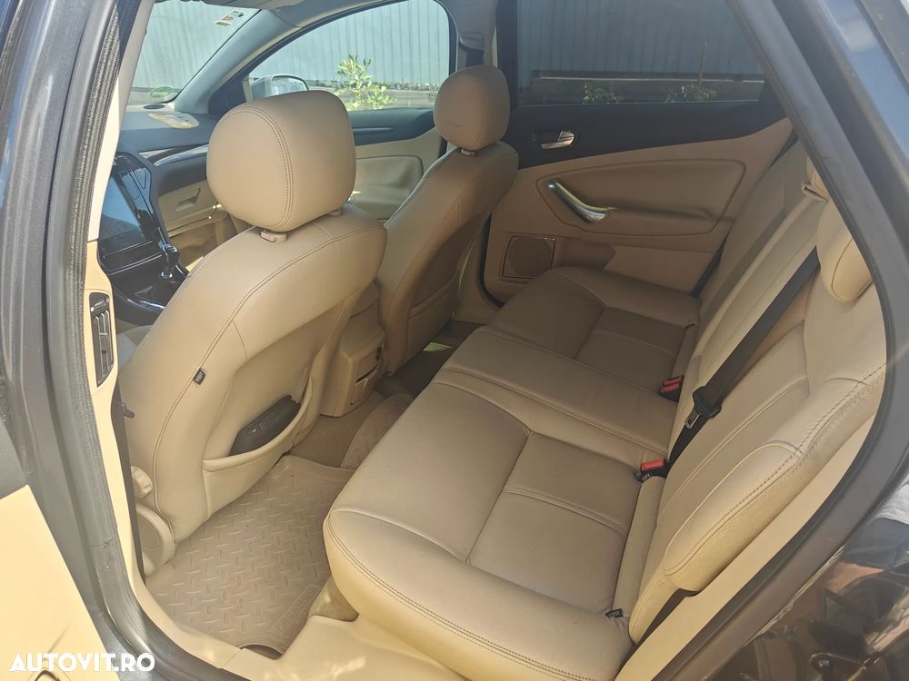 Ford Mondeo 2.0 TDCi Ghia - 11