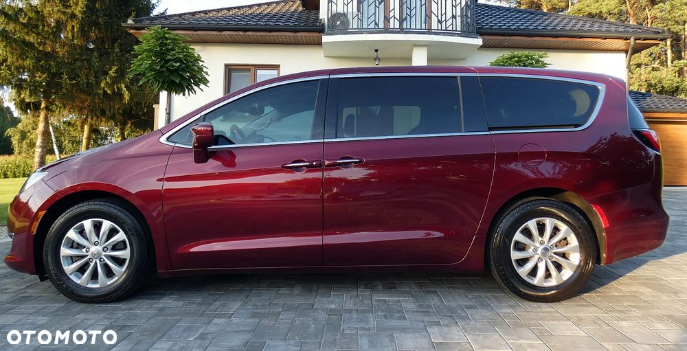 Chrysler Pacifica - 30