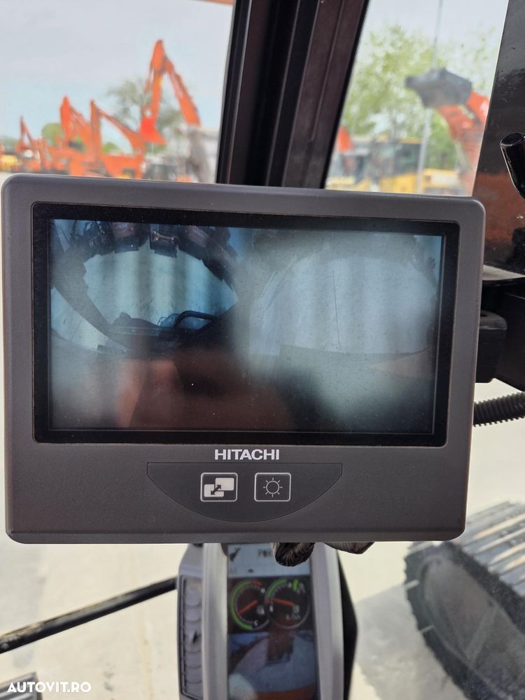 Hitachi ZX250, 6.535h, cupa NOUA 1,55mc, Masa 27,2tone, 2018, INGUST latime 2,99m, adancime sapare 7m, consum mediu 12,6l/h, lant 80% ok doar 620h deplasare, camera spate si laterale, inst picon, inst rotire, Isuzu 173CP, posibil leaasing-PROMOTIE 89.900 EUR - 27