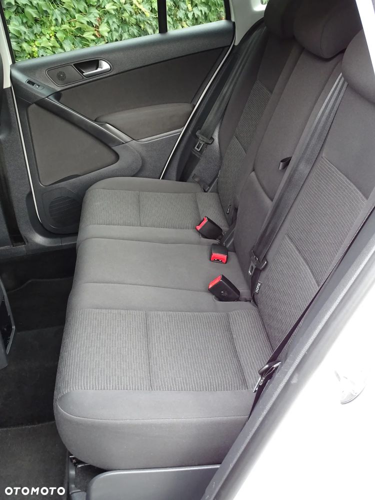 Volkswagen Tiguan - 12
