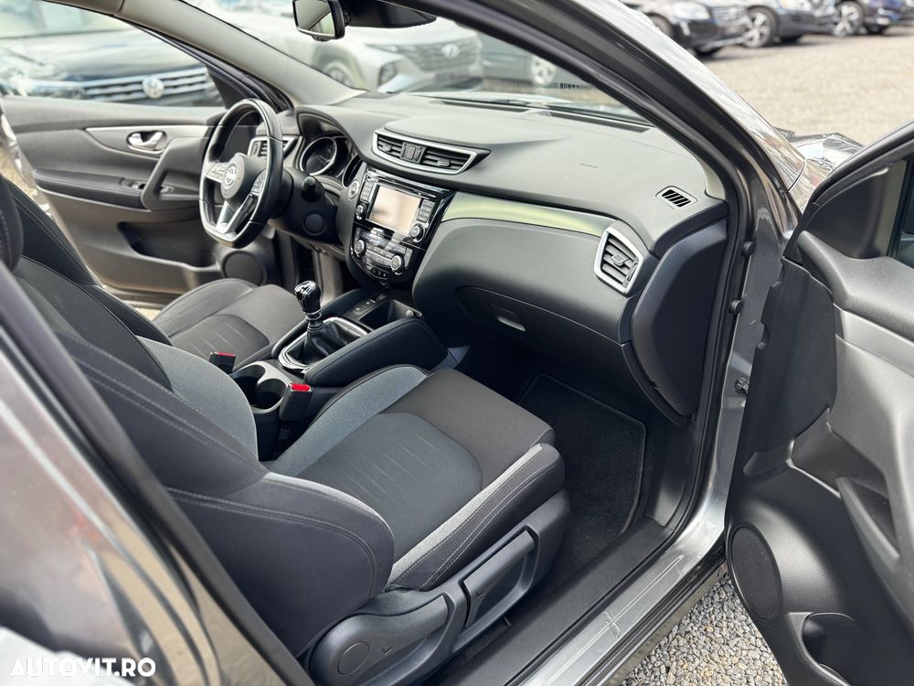 Nissan Qashqai 1.6 DIG-T TEKNA - 17