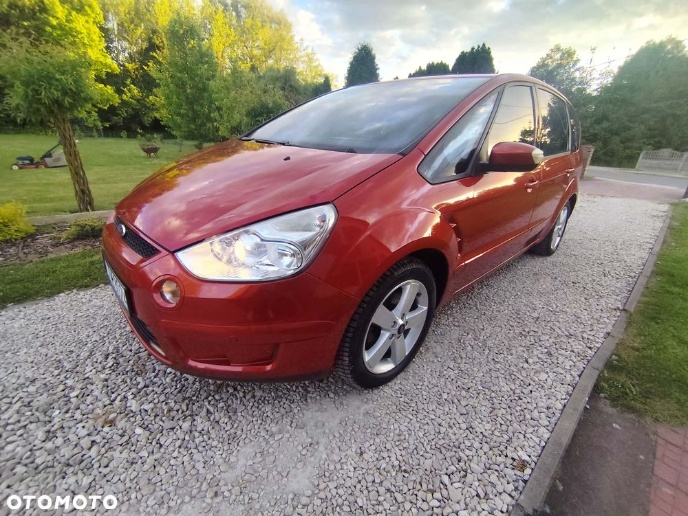 Ford S-Max - 11