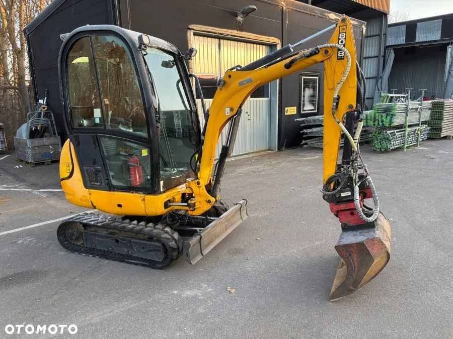 JCB 8018 - 3