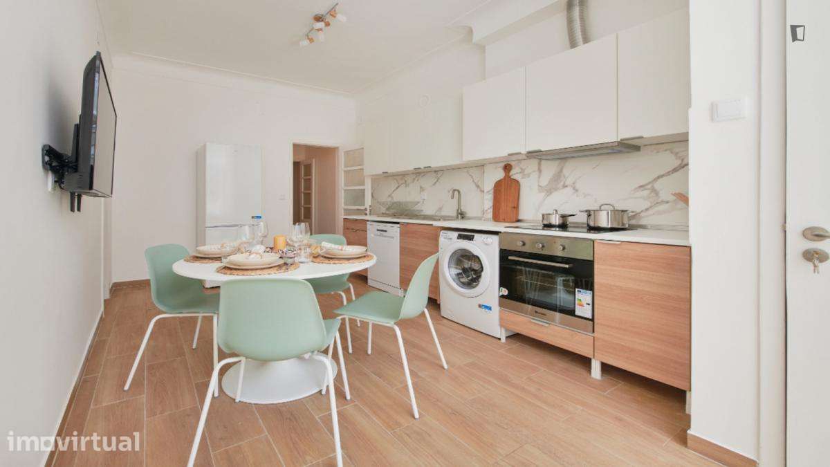 Quarto - localizado em São Sebastião Lisbon - Grande imagem: 3/21