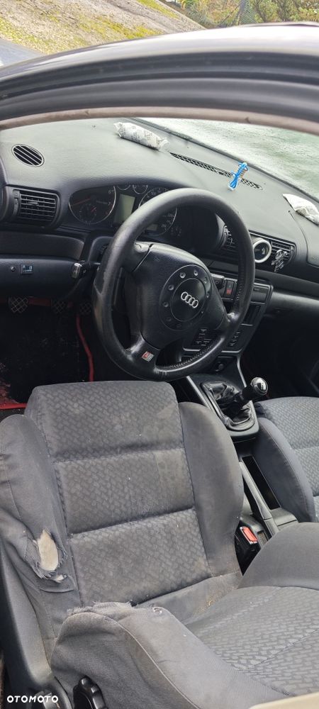 Audi A4 Limousine - 6