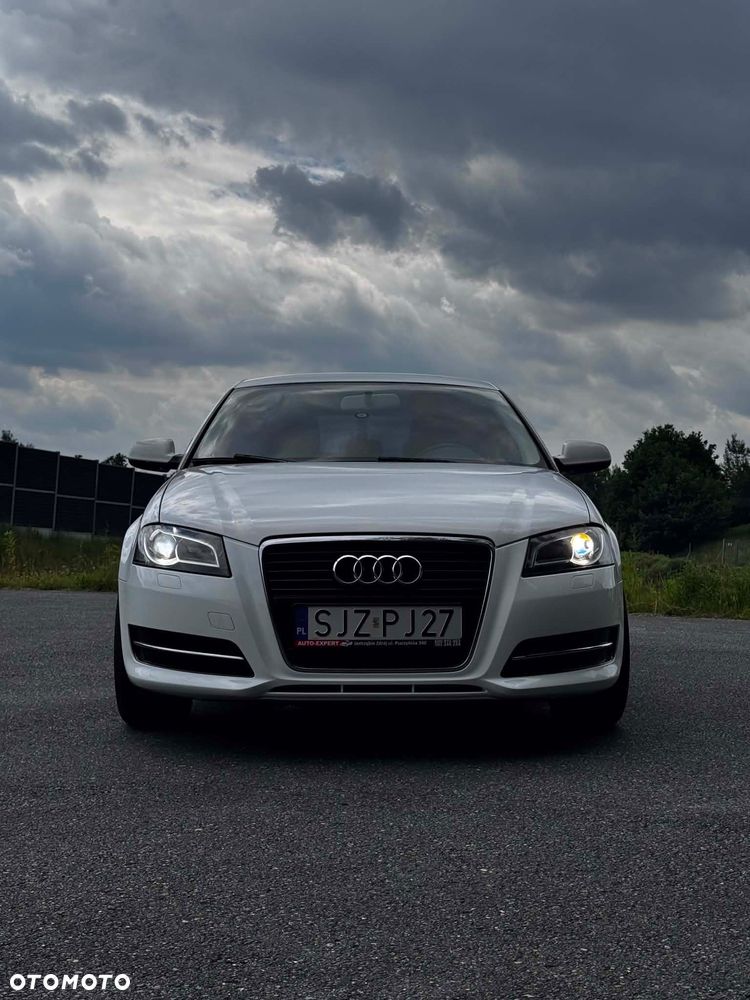 Audi A3 Sportback 1.6 TDI Attraction - 2
