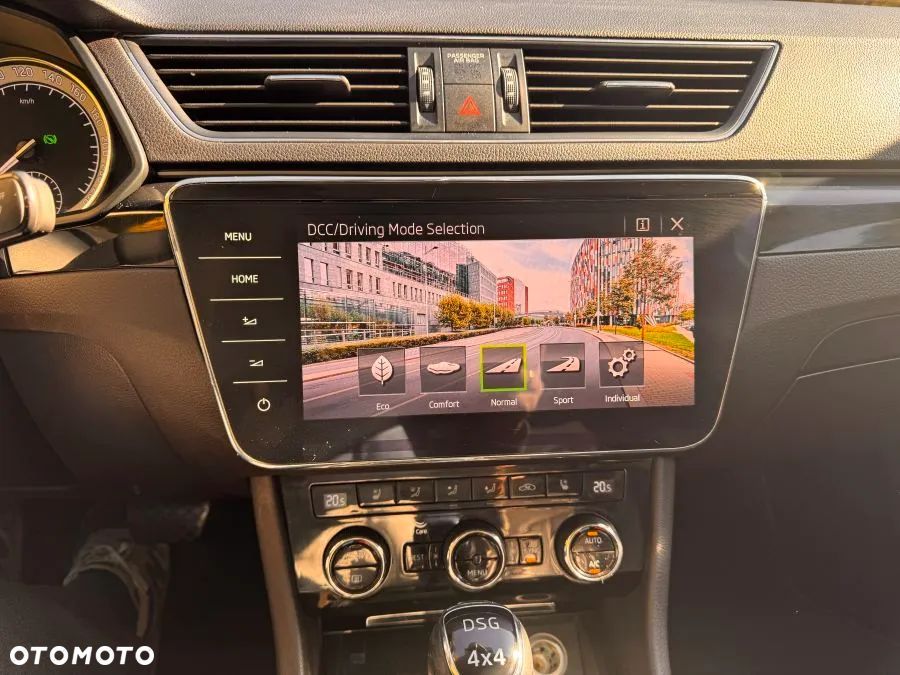Skoda Superb 2.0 TDI 4x4 L&K DSG - 11