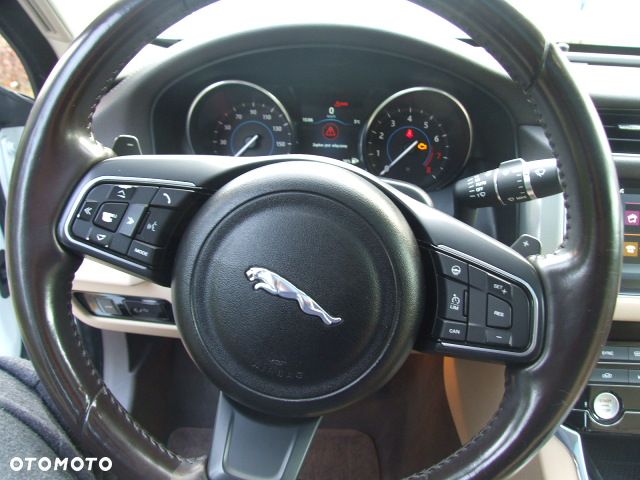 Jaguar XF 35t Prestige - 19