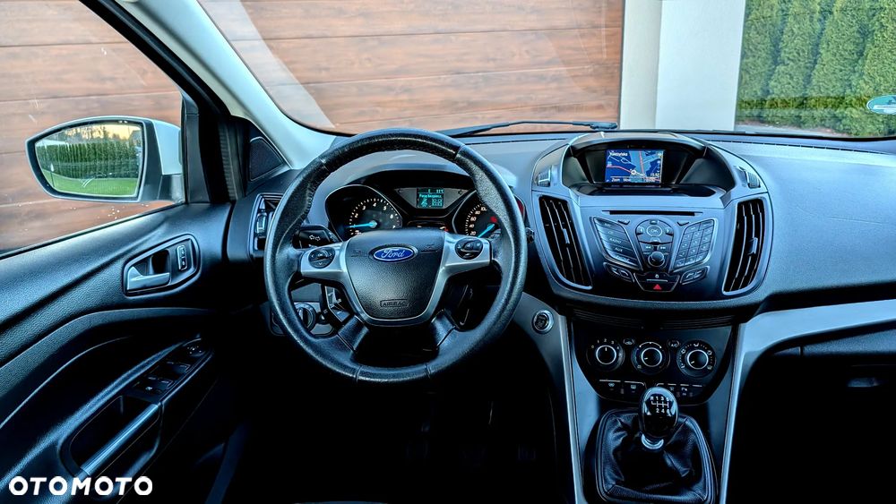 Ford Kuga 1.6 EcoBoost 2x4 Titanium - 8