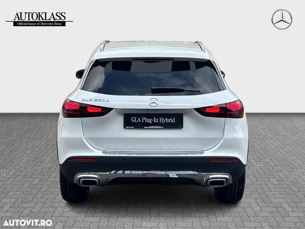 Mercedes-Benz GLA - 4