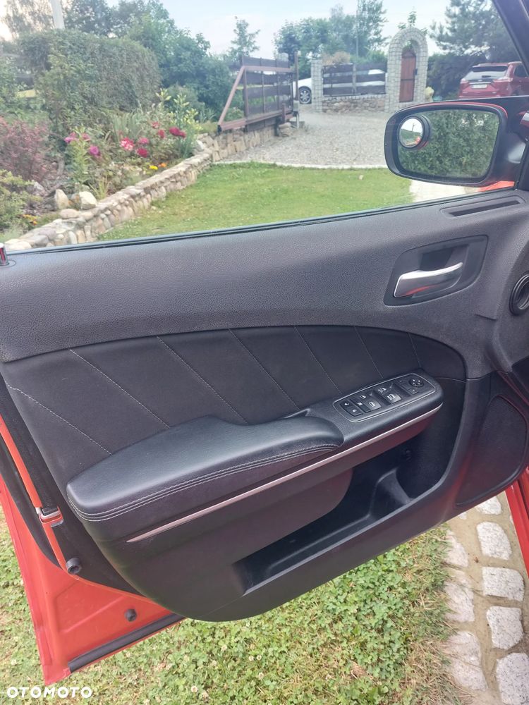 Dodge Charger 3.6 GT - 12