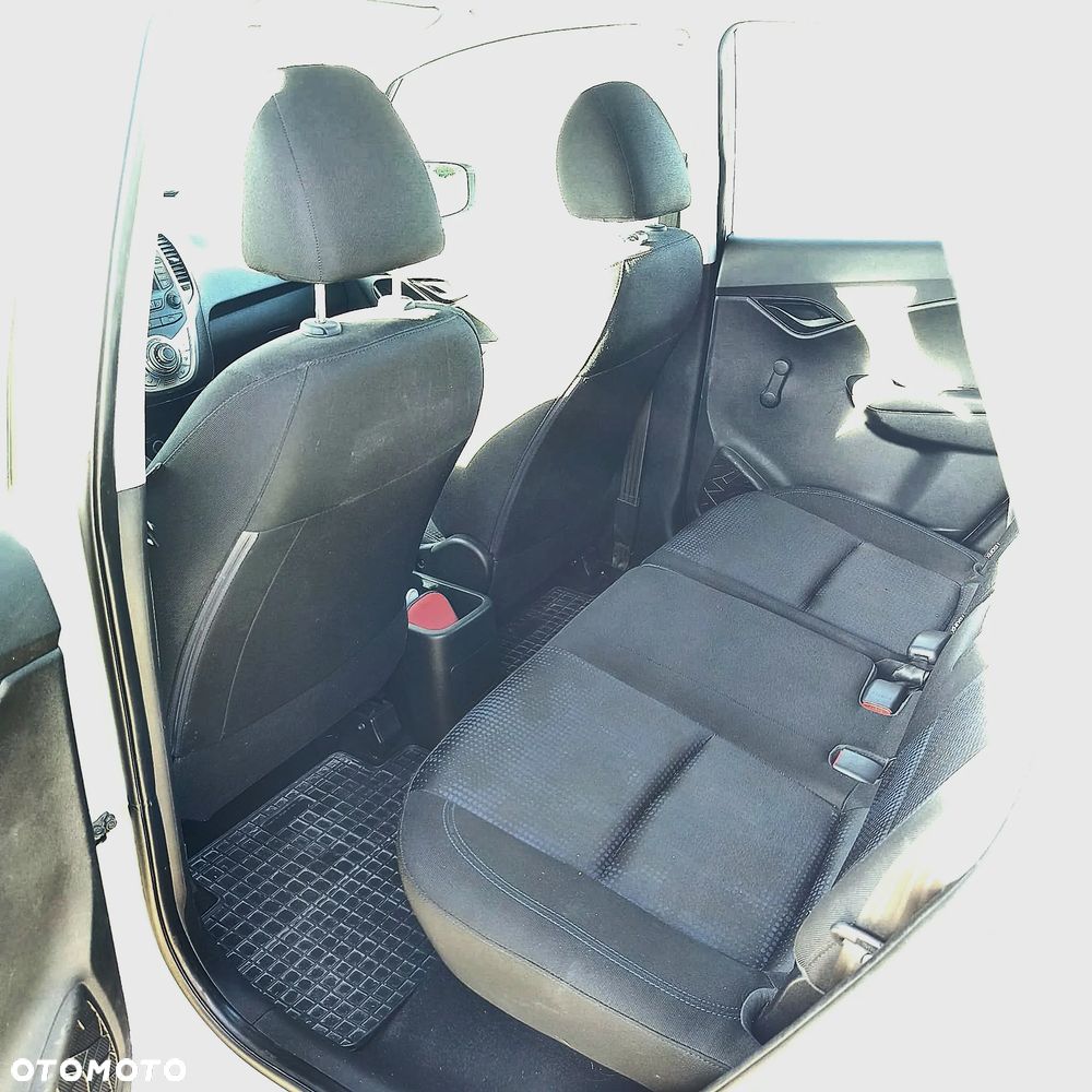 Hyundai ix20 1.4 Trend - 11