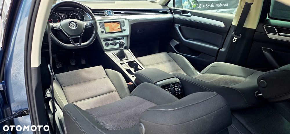 Volkswagen Passat 2.0 TDI (BlueMotion Technology) Highline - 9
