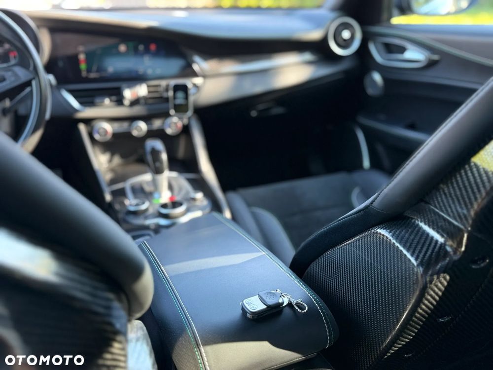 Alfa Romeo Giulia 2.9 Bi Turbo V6 Quadrifoglio - 29