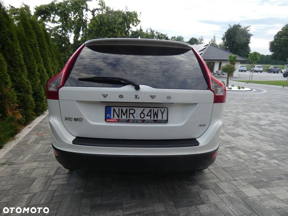 Volvo XC 60 2.4D AWD Momentum - 36