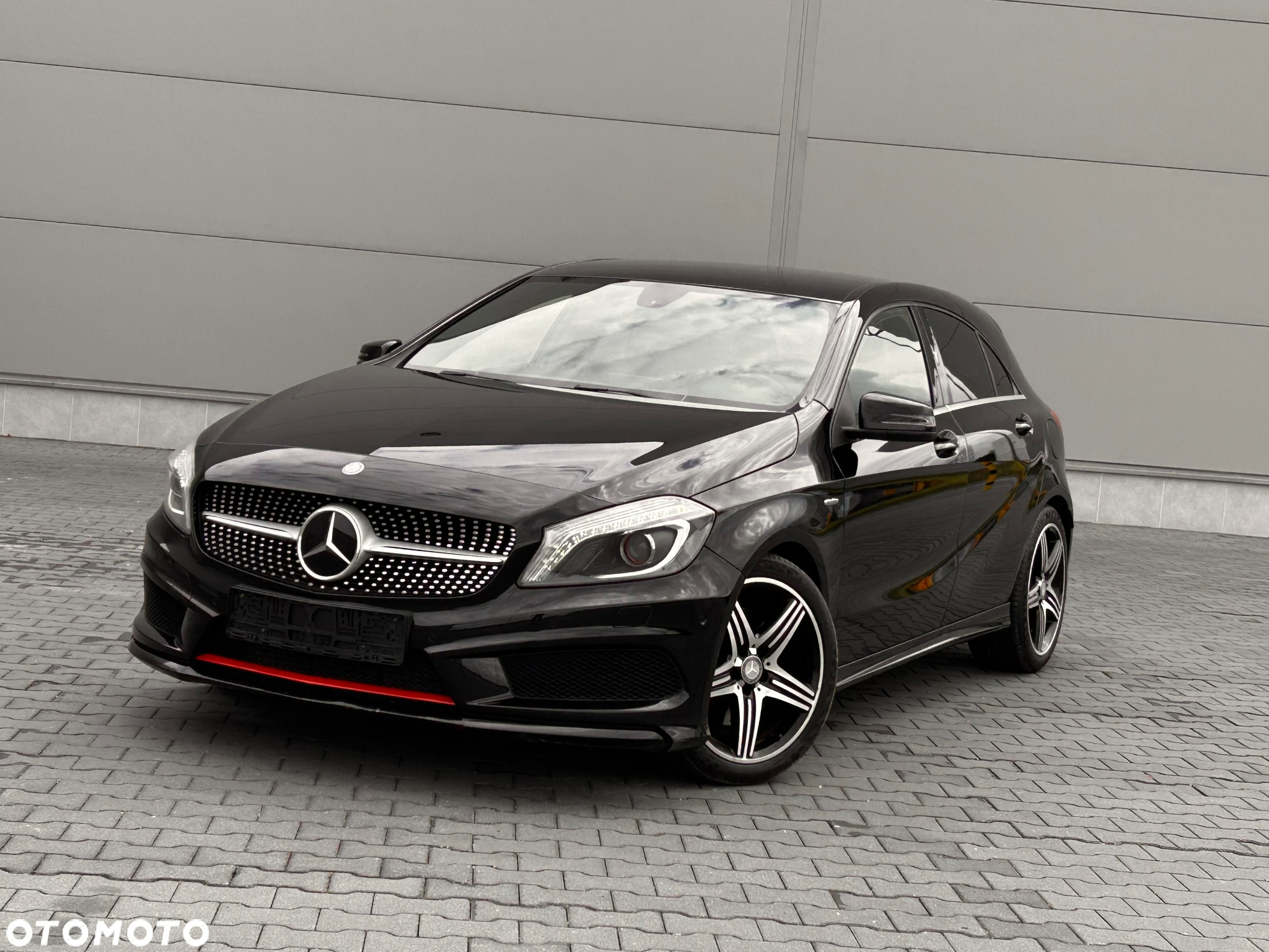 Mercedes-Benz Klasa A 250 (BlueEFFICIENCY) 7G-DCT AMG Sport - 3