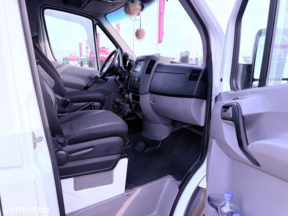 Mercedes-Benz Sprinter 906.253 Pickup cabina dubla - 18