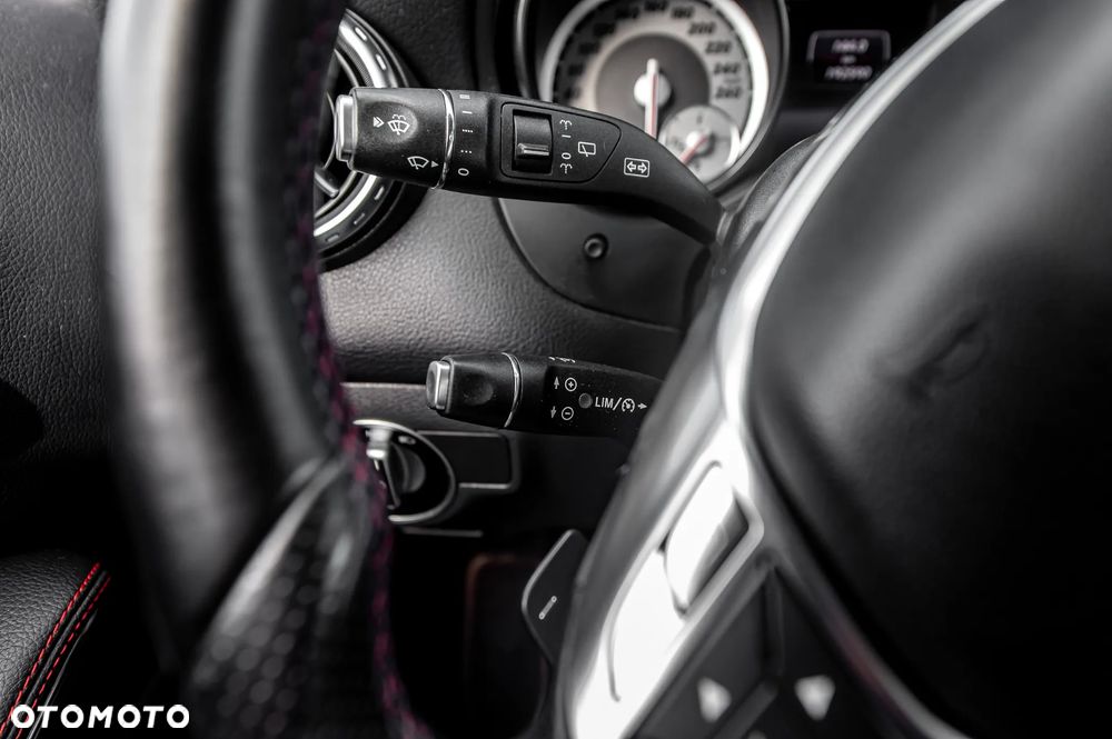 Mercedes-Benz GLA 250 4Matic 7G-DCT AMG Line - 27