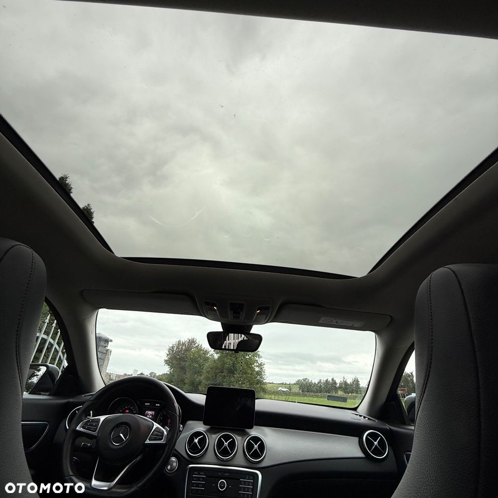 Mercedes-Benz CLA 200 7G-DCT AMG Line - 17