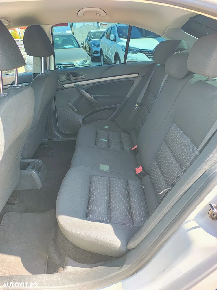 Skoda Octavia 1.6 TDI DPF Ambition - 6