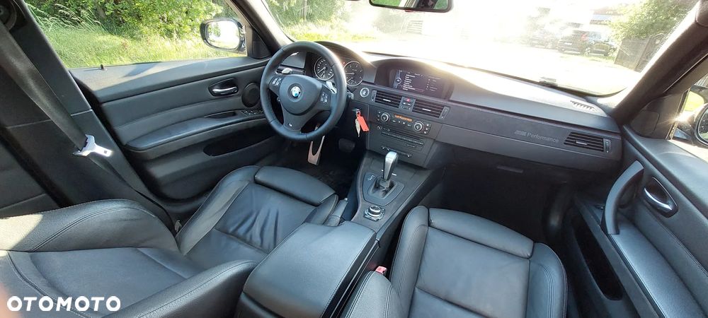 BMW Seria 3 335d DPF Edition Sport - 32