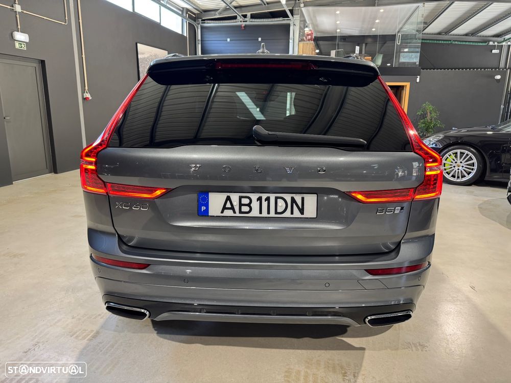 Volvo XC 60 2.0 B5 R-Design AWD - 11