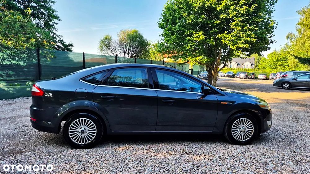 Ford Mondeo 2.0 Ghia X100 / X - 11
