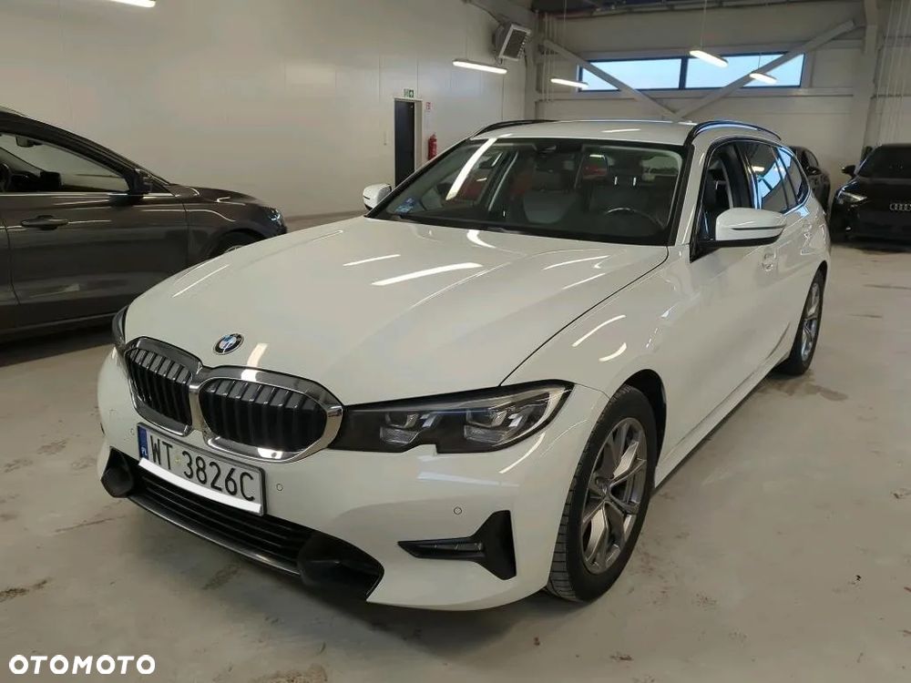 BMW Seria 3 318i Sport Line