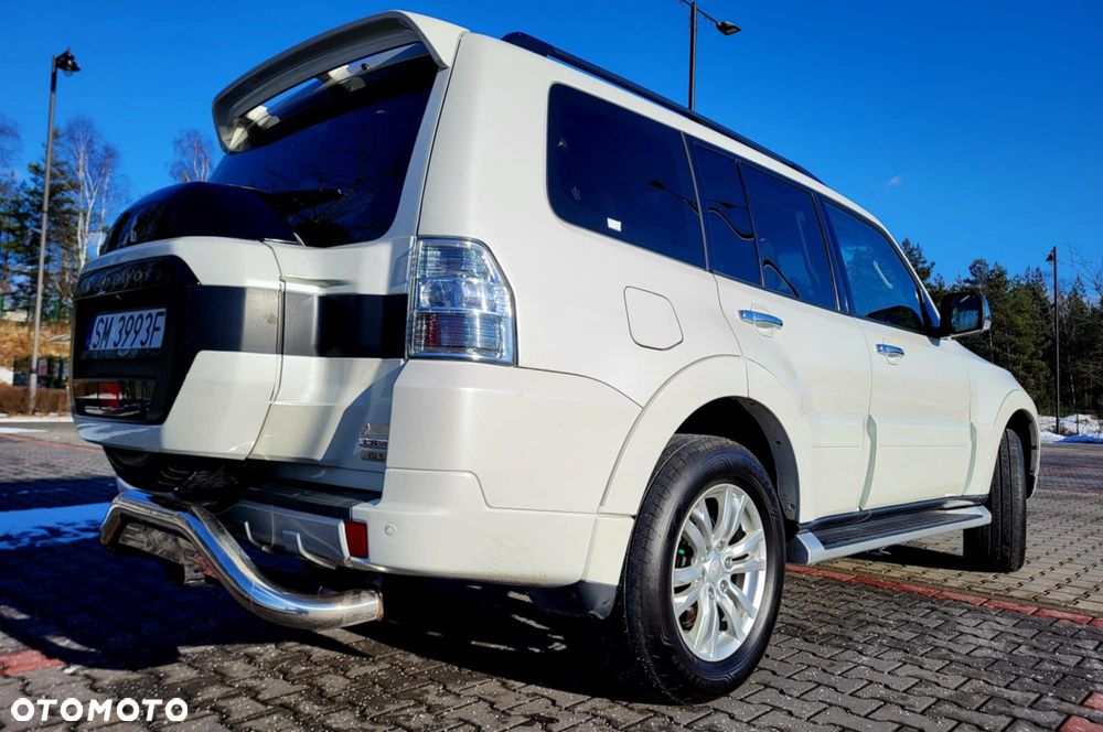 Mitsubishi Pajero - 2