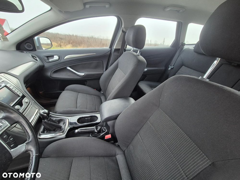 Ford Mondeo 2.0 FF Titanium - 18