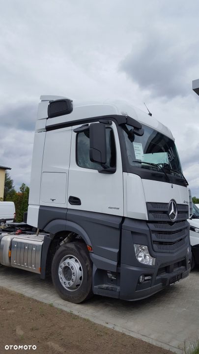 Spojlery spoilery owiewki kabiny Mercedes Actros MP4 BIG Space - 7