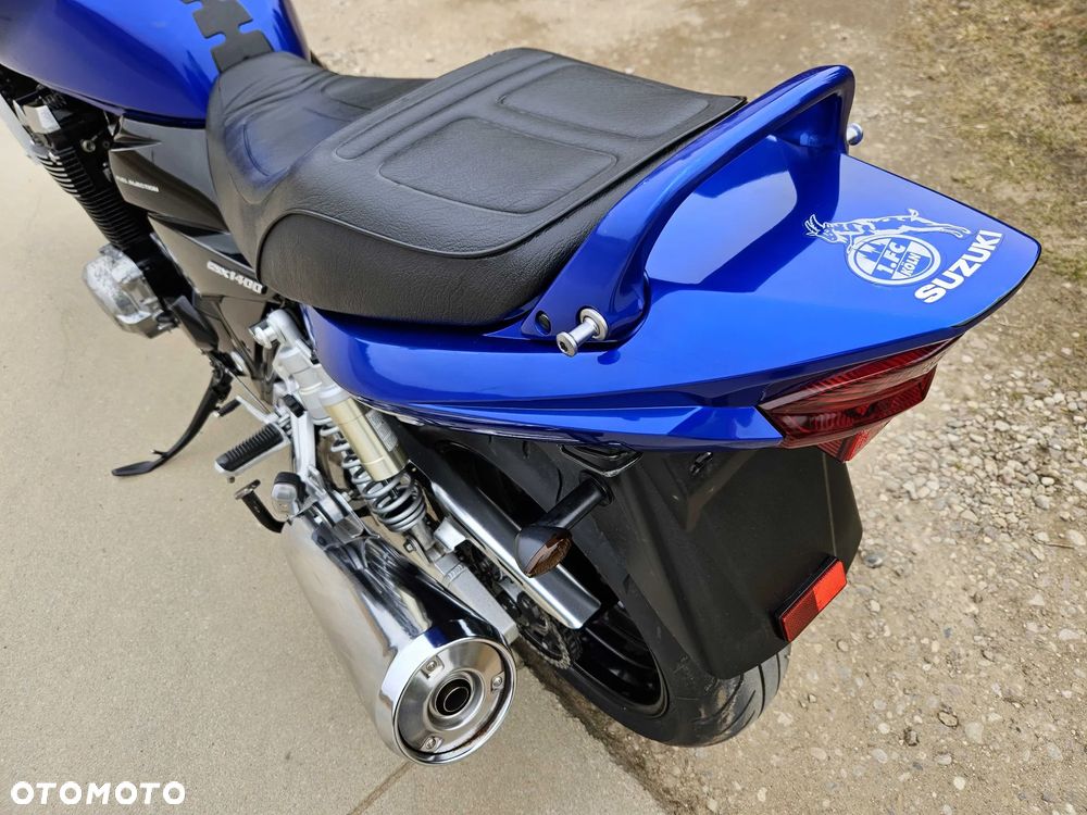 Suzuki GSX - 23