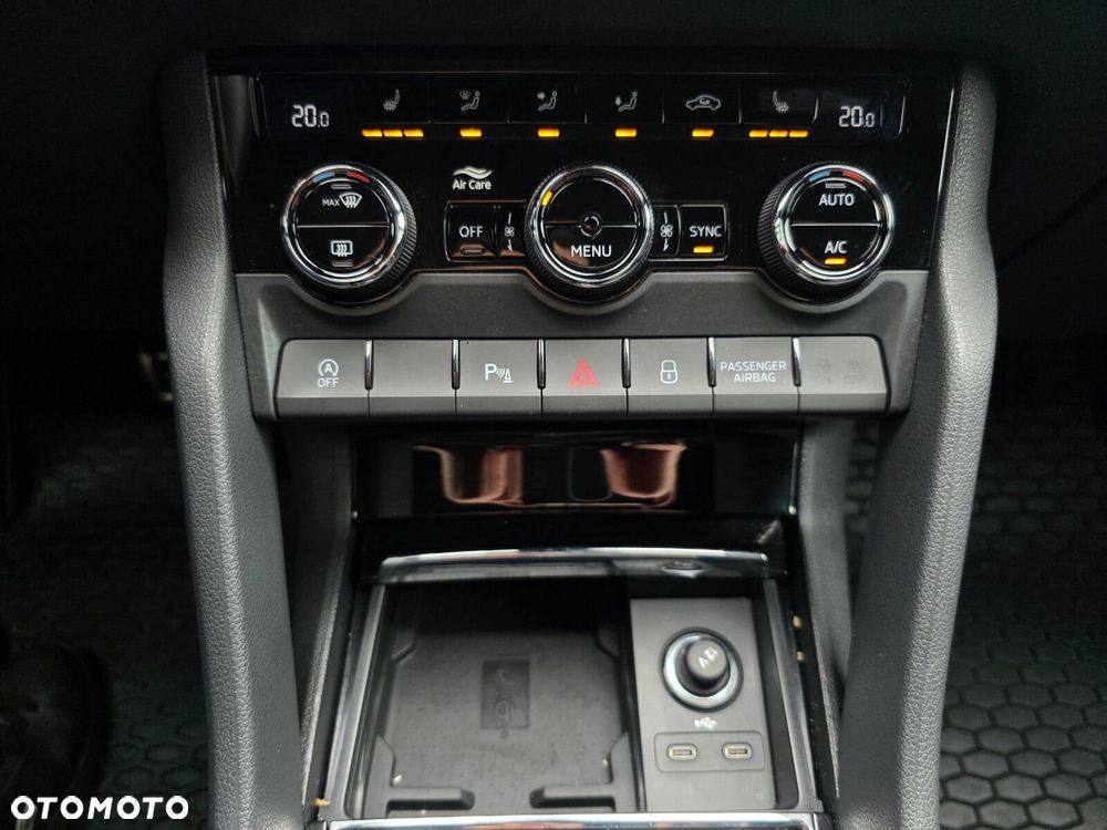 Skoda Karoq 1.5 TSI ACT Sportline DSG - 27