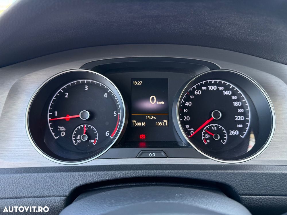 Volkswagen Golf - 11