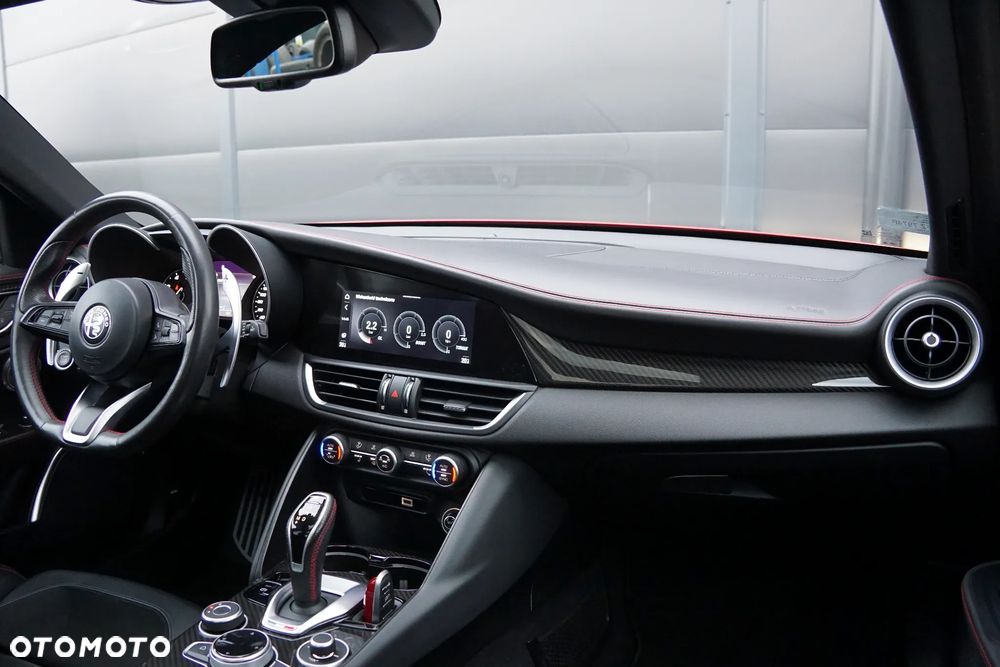 Alfa Romeo Giulia 2.0 Turbo 16V AT8-Q4 Veloce Ti - 37