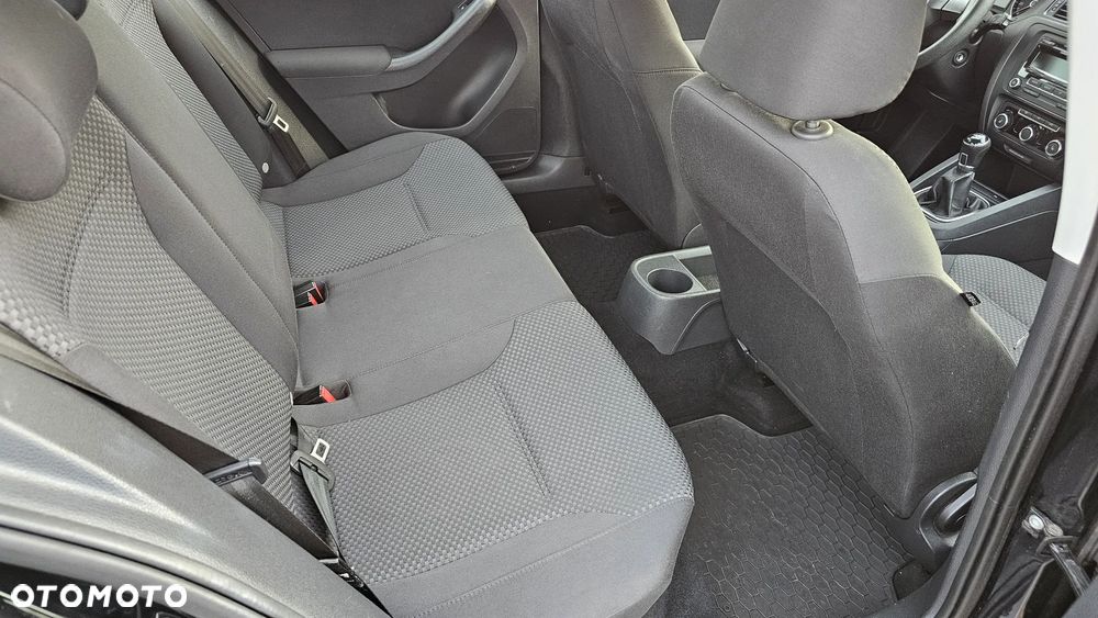 Volkswagen Jetta 1.6 TDI Comfortline - 10